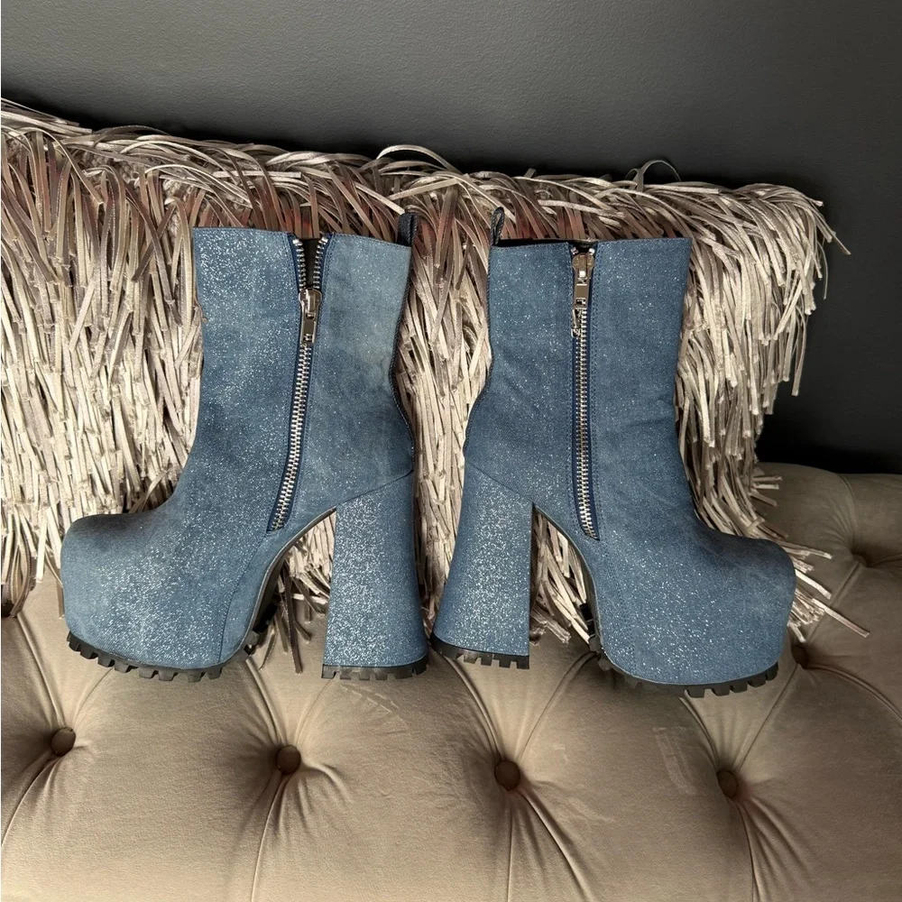 Dolls Kill heel platform 5”